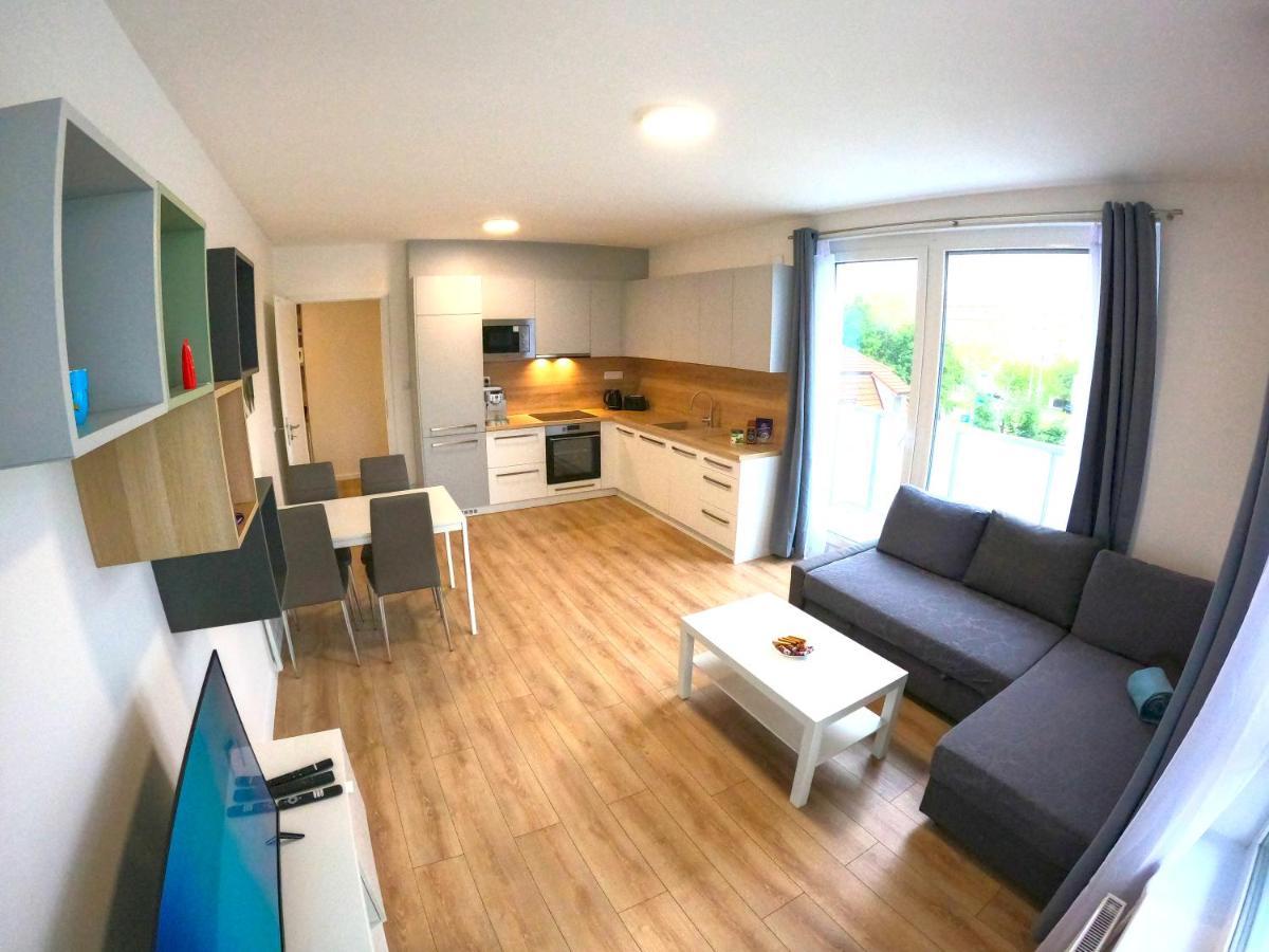 Brand New Apartment By Hockey Stadium 브라티슬라바 외부 사진