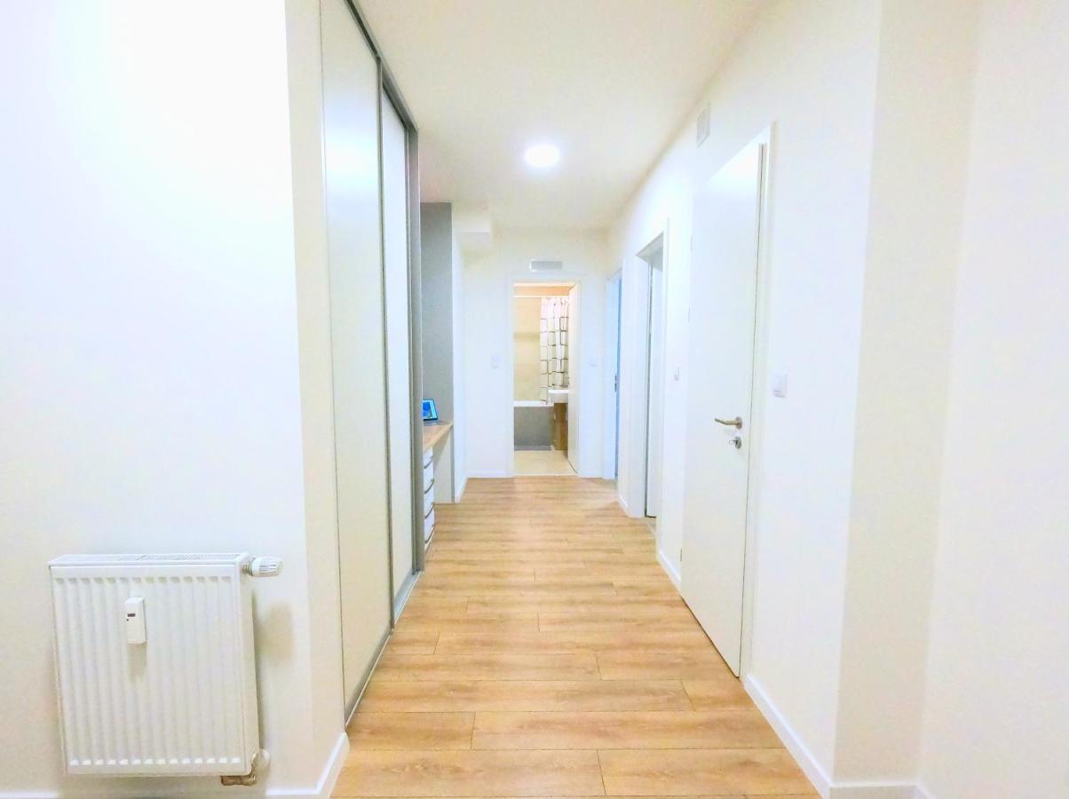 Brand New Apartment By Hockey Stadium 브라티슬라바 외부 사진
